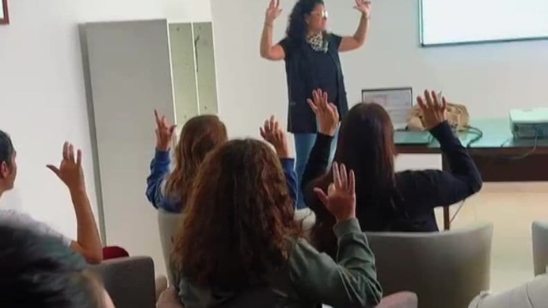 Arrecifes impulsa un taller de Lengua de Señas para empleados municipales