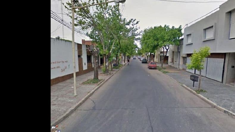 Asaltaron a una docente frente a su casa y a una joven le robaron la moto