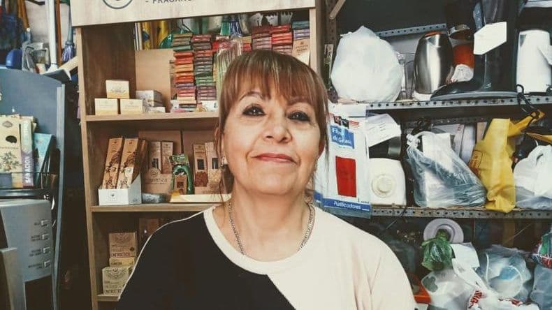 La mujer que repara artefactos del hogar y la voz que se expresa en los coros
