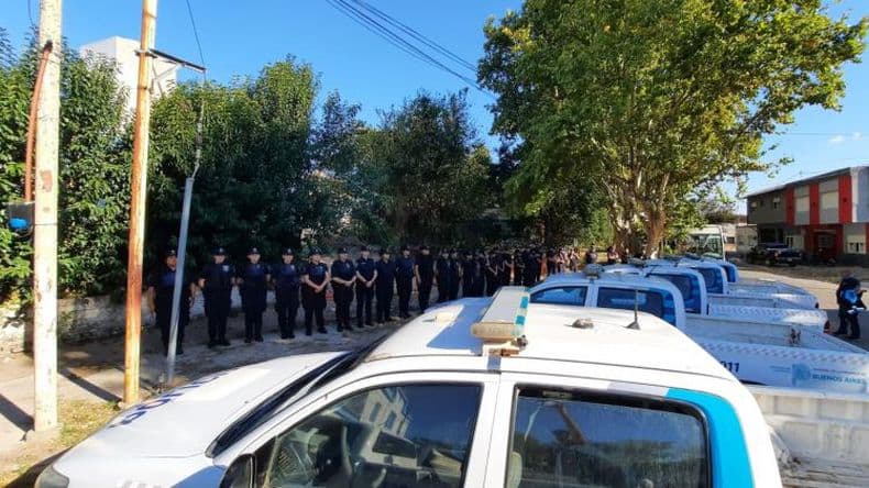 Llegaron 12 móviles para reforzar el Comando de Patrullas