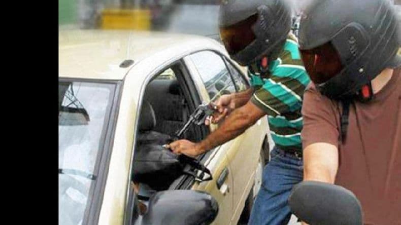 Asaltaron a un remisero en el barrio 12 de Octubre luego de dejar a una pasajera