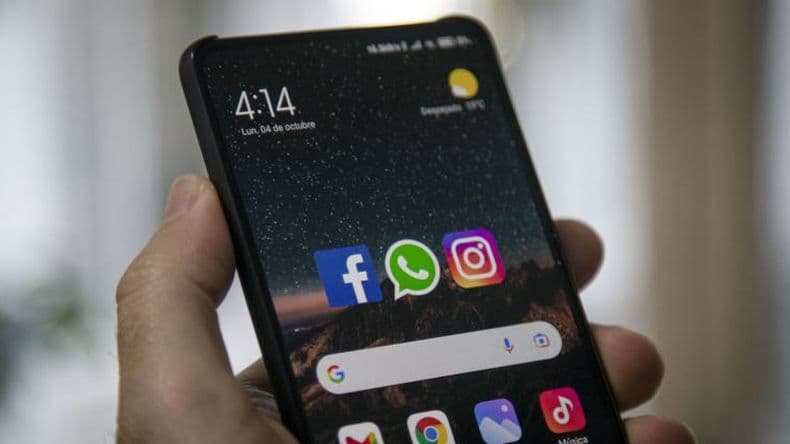 Conmoción mundial por la prolongada caída de WhatsApp, Facebook e Instagram