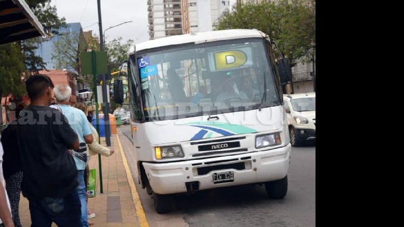 Los discapacitados deberán presentar el CUD para viajar en el transporte urbano
