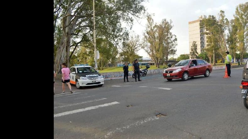 Colocaron cámaras en los cascos de inspectores para filmar los operativos de control en el tránsito