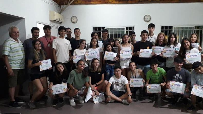 La Escuela Municipal de Atletismo cerró su mejor año con la entrega de medallas y diplomas