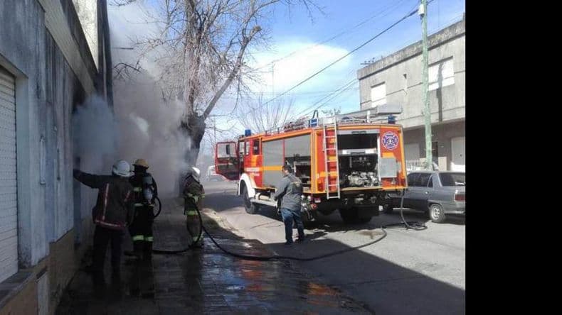 Se incendió una casa en el barrio Acevedo