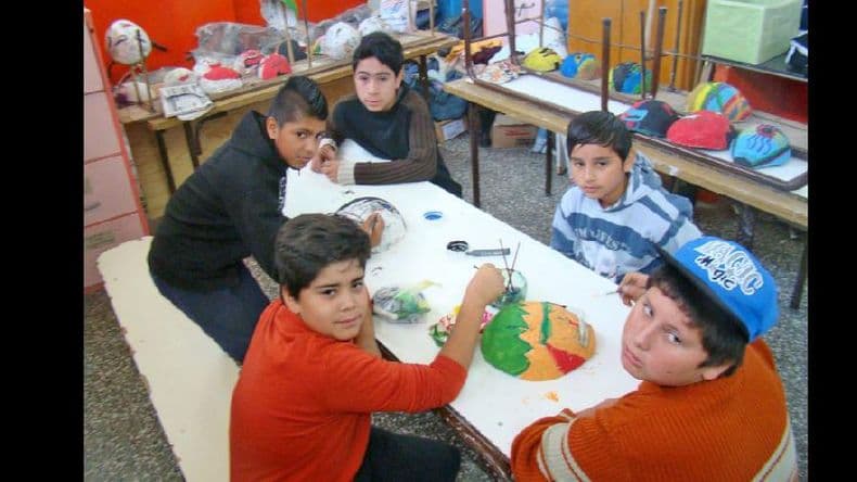 Muestra de plástica y danza en la Escuela Primaria Nº 8