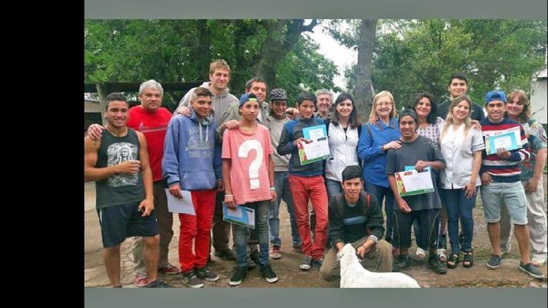 Otorgaron los certificados a quienes finalizaron los talleres de Cocina y Peluquería