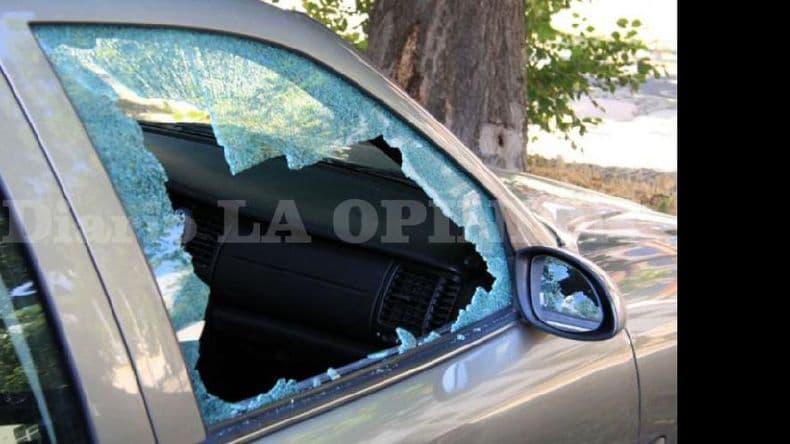 Denunciaron tres robos en vehículos estacionados frente al Colegio Maristas