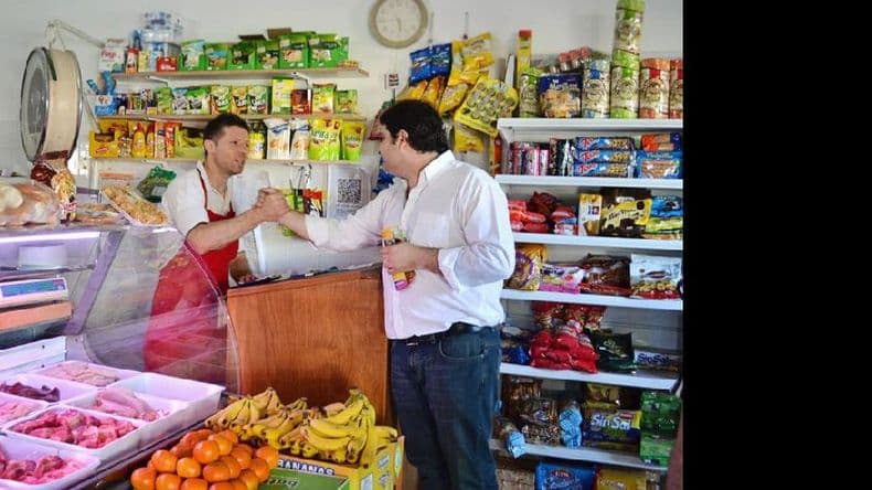 Dirigentes del PRO recorren las calles