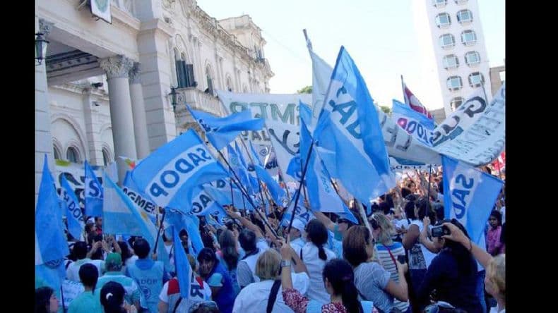 Los docentes privados quieren una “urgente” recomposición salarial