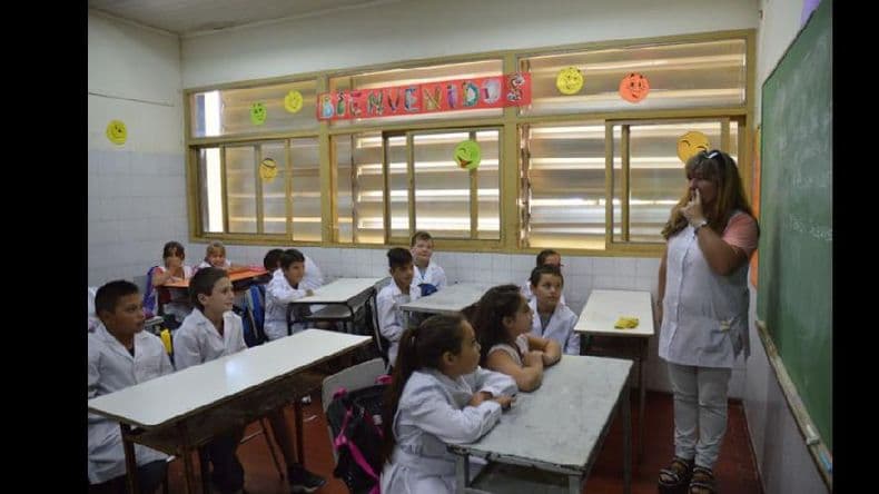 Convocarán a los maestros para comenzar las clases con las paritarias cerradas