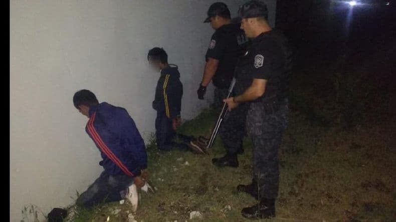 Dos jóvenes intentaron robar pero fueron detenidos