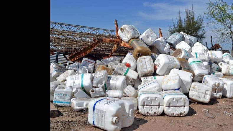 Es obligatorio el triple lavado de envases vacíos de fitosanitarios