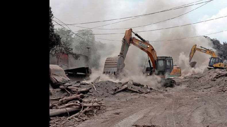 Guatemala retomó ayer la búsqueda de víctimas tras la mortal erupción del volcán