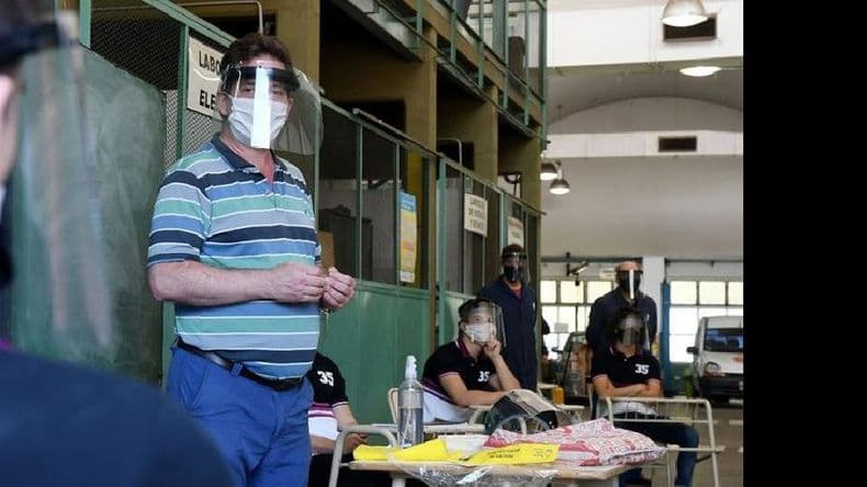 Volvieron las actividades en dos colegios porteños