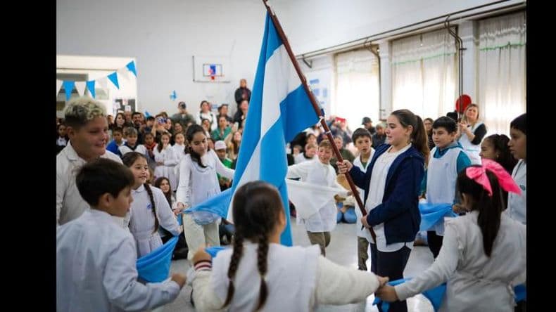 En Manuel Ocampo se realizó el acto por el Día de la Bandera