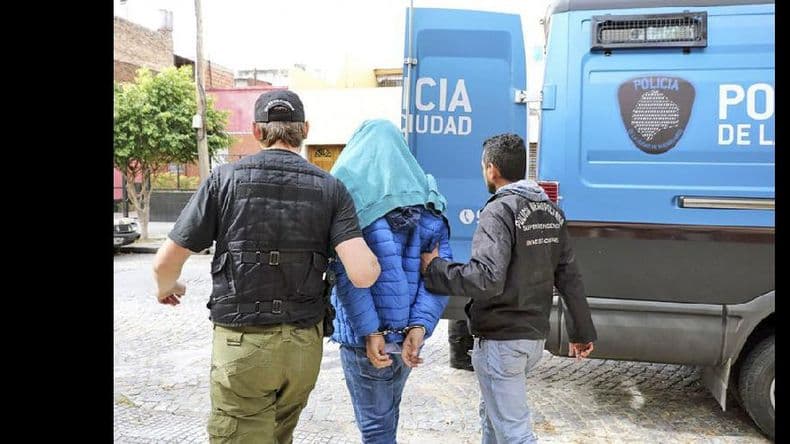 Cayeron dos presuntos integrantes de una banda de estafadores gitanos