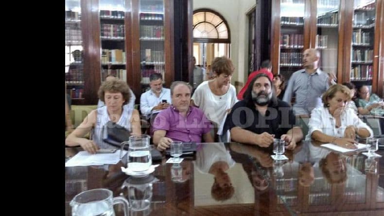 Los docentes bonaerenses rechazaron otra oferta y mañana viernes definen si van al paro