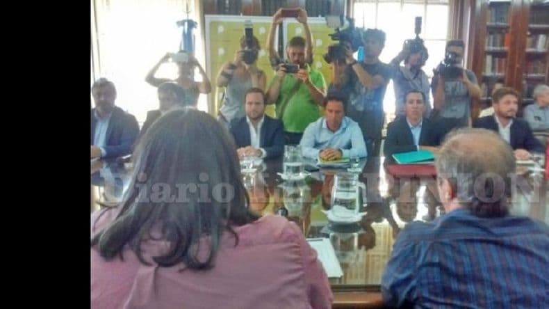 El Gobierno le advierte a los maestros que no puede pagar más del 15%