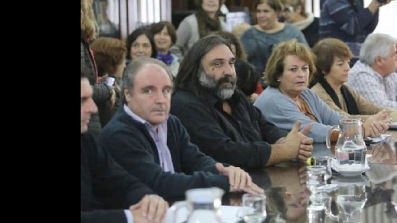 Los docentes realizan el paro Nº 29 del año en reclamo de un nuevo llamado a paritaria
