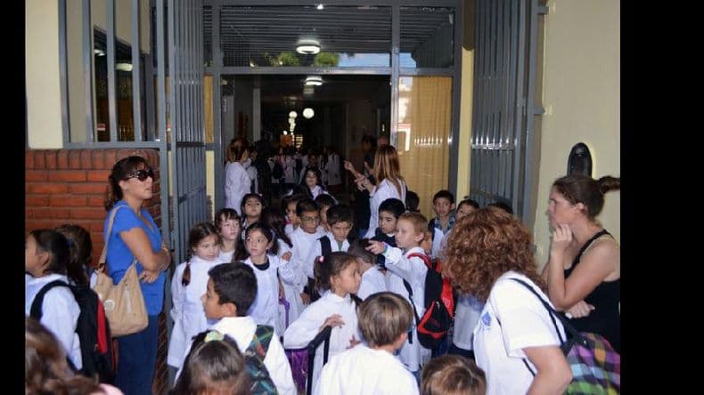 Finocchiaro se reunirá con los gremios docentes la próxima semana