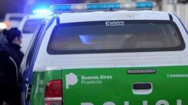 Detuvieron a tres sujetos que se tirotearon con la Policía tras balear el frente de una casa
