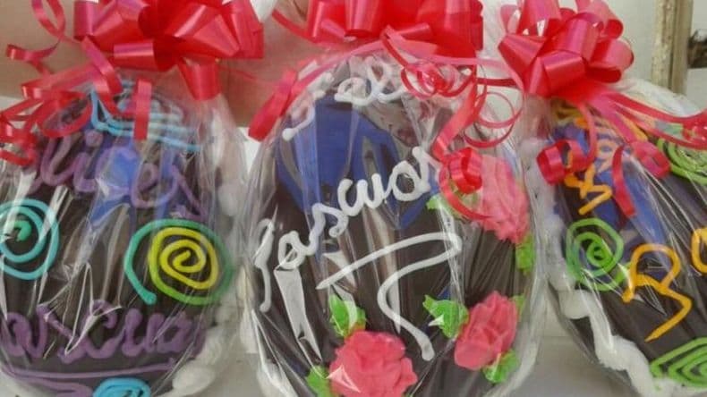 Los comerciantes expectantes por la venta de los productos pascuales