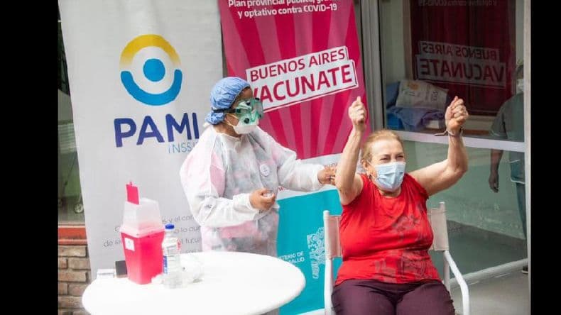 Provincia comenzó a asignar turnos a mayores de 70 para iniciar vacunación en esa población