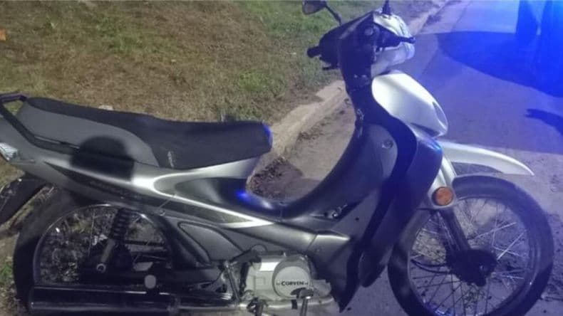 Cayó aprehendido un menor circulando en una moto robada a una mujer