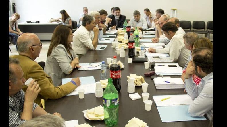 Presupuesto 2015: intendentes radicales cuestionaron la afectación del fondo educativo