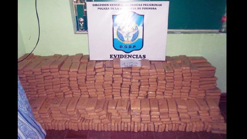Hallaron 1.500 kilos de marihuana abandonados en un campo en Formosa
