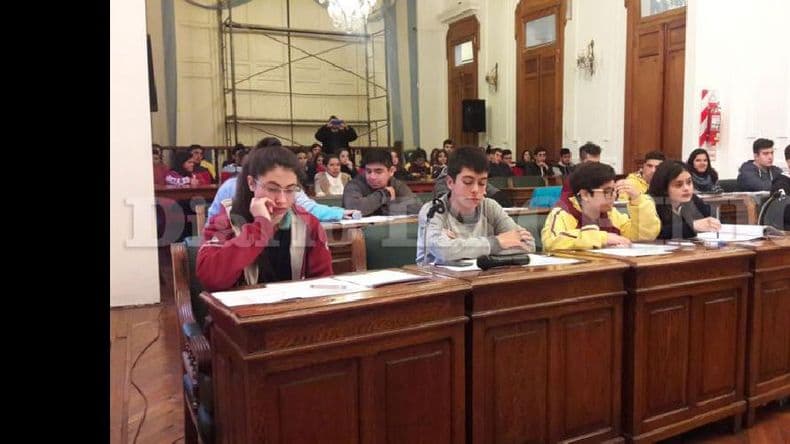 Este jueves será la última reunión de comisión del Parlamento Estudiantil