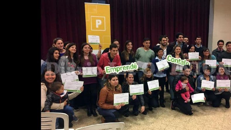Impulso Joven: entregaron certificados a un centenar de pergaminenses