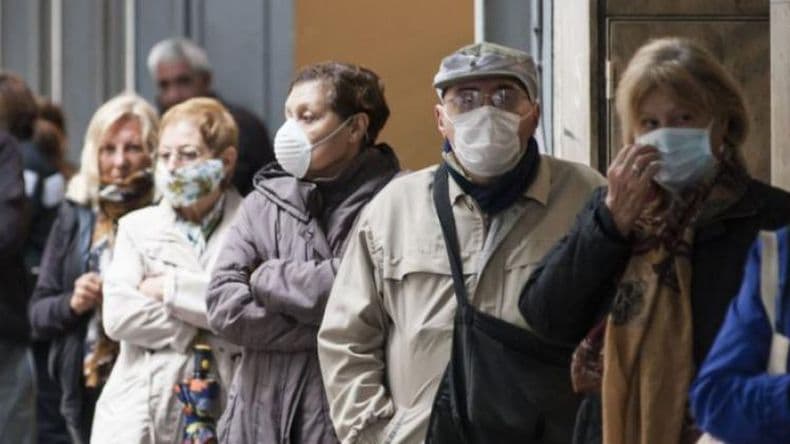 El Gobierno estudia otorgar un bono a jubilados para compensar la inflación