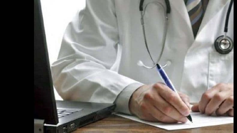 Los médicos auditores de docentes no prestan servicio por una deuda