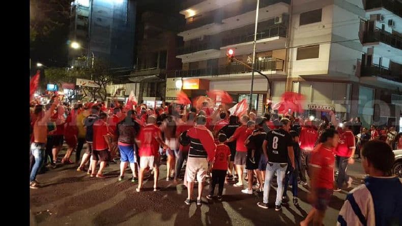 Independiente campeón de la Sudamericana: así festejaron en Pergamino los hinchas