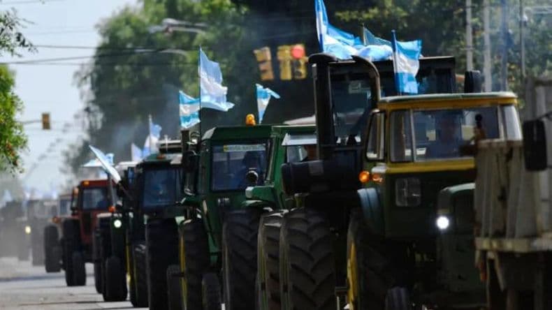 El campo protesta por la falta de gasoil con actos a la vera de las rutas