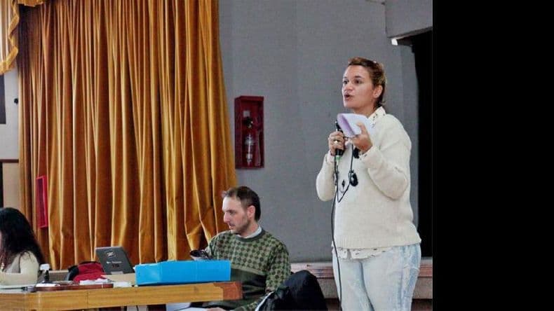 Numerosos estudiantes participan de los talleres sobre violencia de género