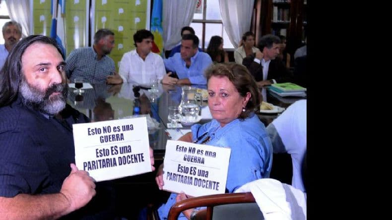 Vidal convocará a 60 mil voluntarios para que den apoyo escolar a los chicos