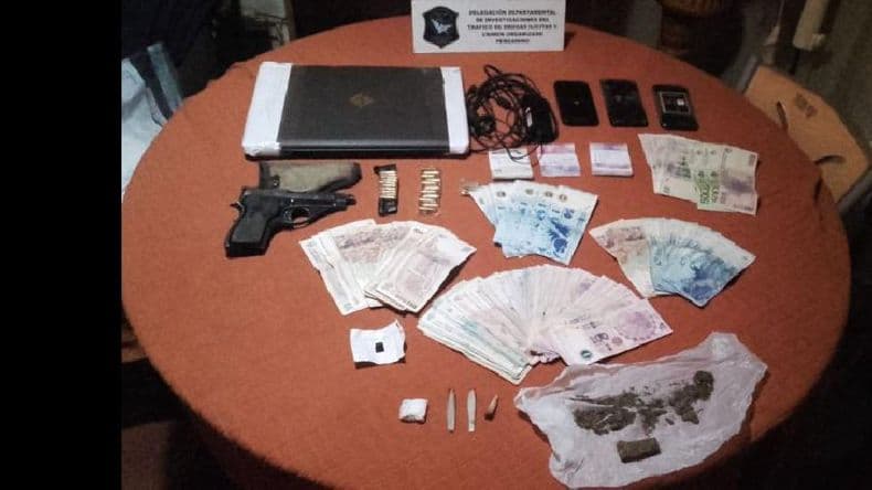 Dos personas detenidas por comercio de drogas en el barrio Acevedo