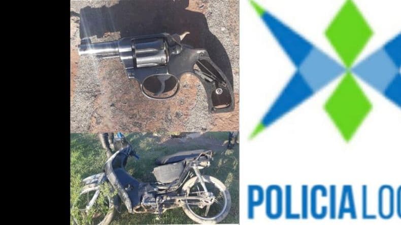 Un par de jóvenes se descartó de una moto y un arma cuando los perseguía la Policía