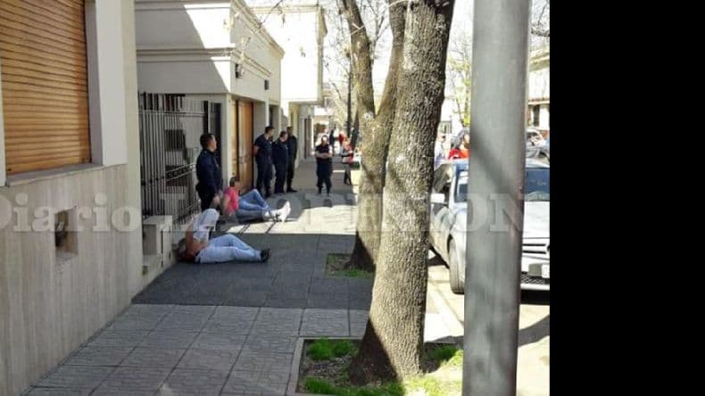 Un efectivo de la Policía Federal evitó una salidera de una financiera céntrica