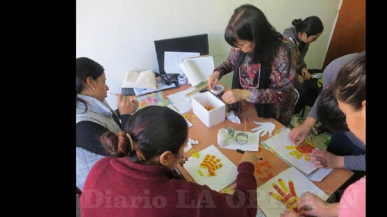 Mamás del Centro Providencia participan del proyecto “Una manito para Conin”