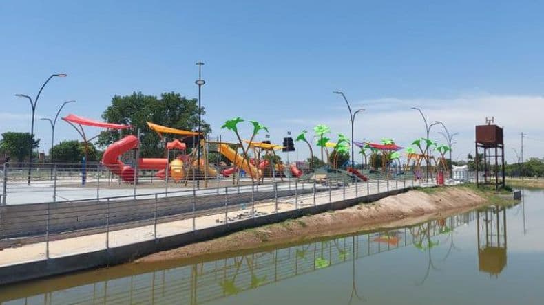Avanza la etapa de aireación del lago de Parque Belgrano