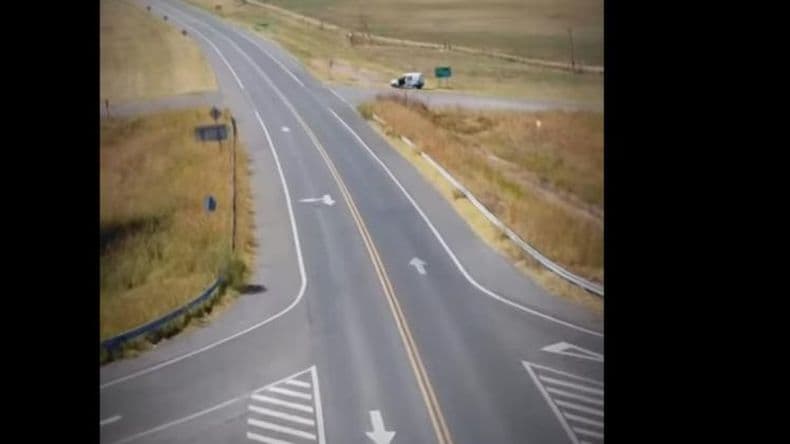 Sin respuestas de Vialidad, el Municipio llevó a cabo trabajos de mantenimiento en la autopista Nº 8