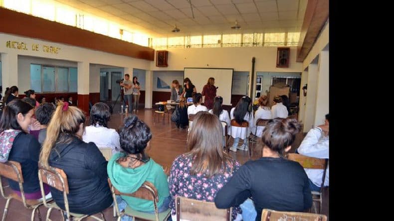 “Amor sin agresión”, un taller para abordar la violencia en los noviazgos