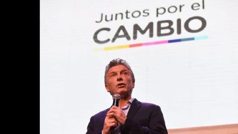 El presidente mejora en las encuestas: el efecto dólar y la polarización con CFK