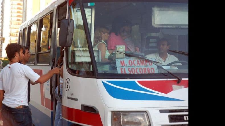 Usuarios de los colectivos siguen reclamando mejoras en los servicios de La Nueva Perla