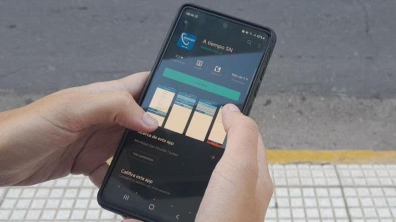 Los nicoleños utilizan cada vez más la tecnología para viajar en el transporte público